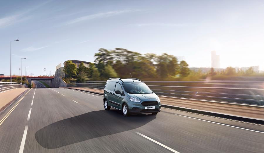  Ford Transit Courier 2018 года  (WW) (фото 7 из 13)